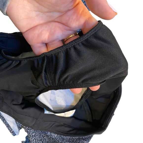 Athleta Women’s S Run With It Shorts 3.5” Black Speckle Print Lined Athletic‎ - Picture 3 of 8